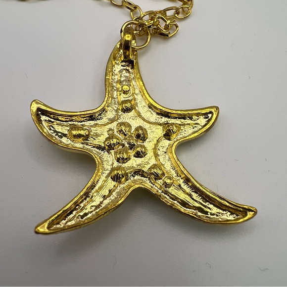 gold tone starfish pendant necklace beach sea vacation - Picture 3 of 4